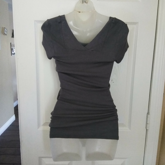 Gray Derek Heart short sleeve tee size small - Picture 2 of 4